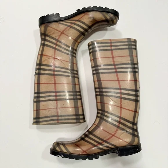 Burberry Women’s Rain Boots Size 38 (Fits 7) Black Classic Check Rubber - Picture 2 of 5